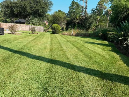 Boardman Lawncare freshly mowed and striped lawn